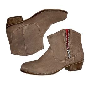 STEVE MADDEN Leonn Leather Hidden Zip Panel Tan Booties Sz 6.5